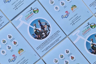 Tour dei Campioni, la grafica per un percorso cicloturistico sulle tracce dei grandi piloti 